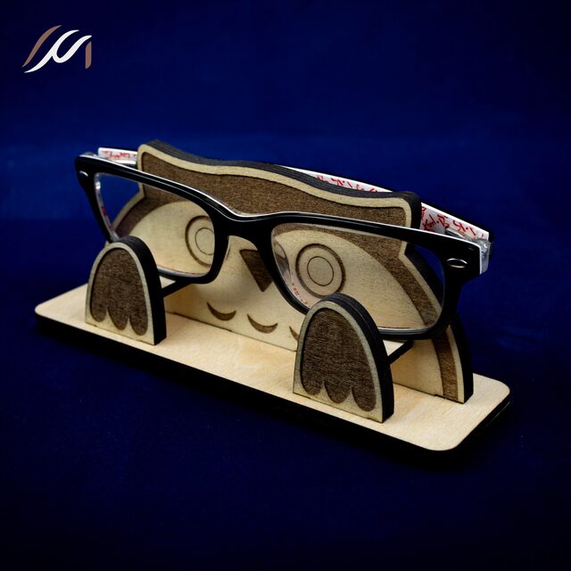 Porte lunettes enfant personnalisé en bois – Support lunettes animal