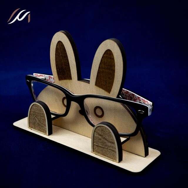 Porte lunettes enfant personnalisé en bois – Support lunettes animal